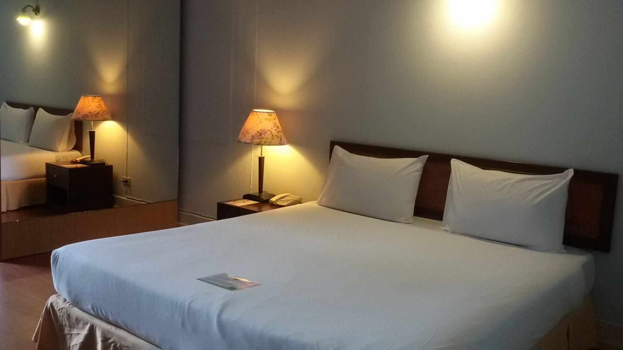 The Canal Hotel Bangkok Esterno foto