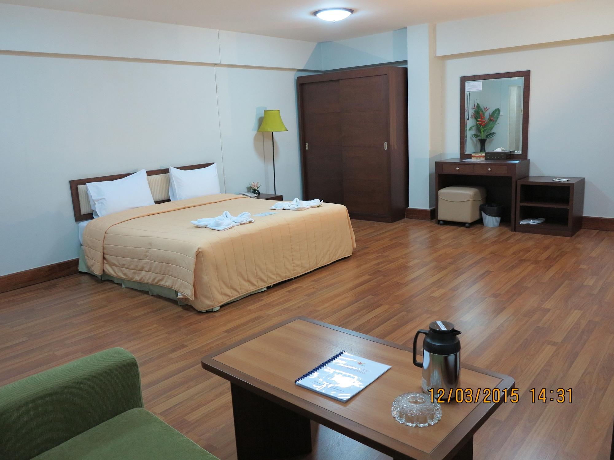 The Canal Hotel Bangkok Esterno foto