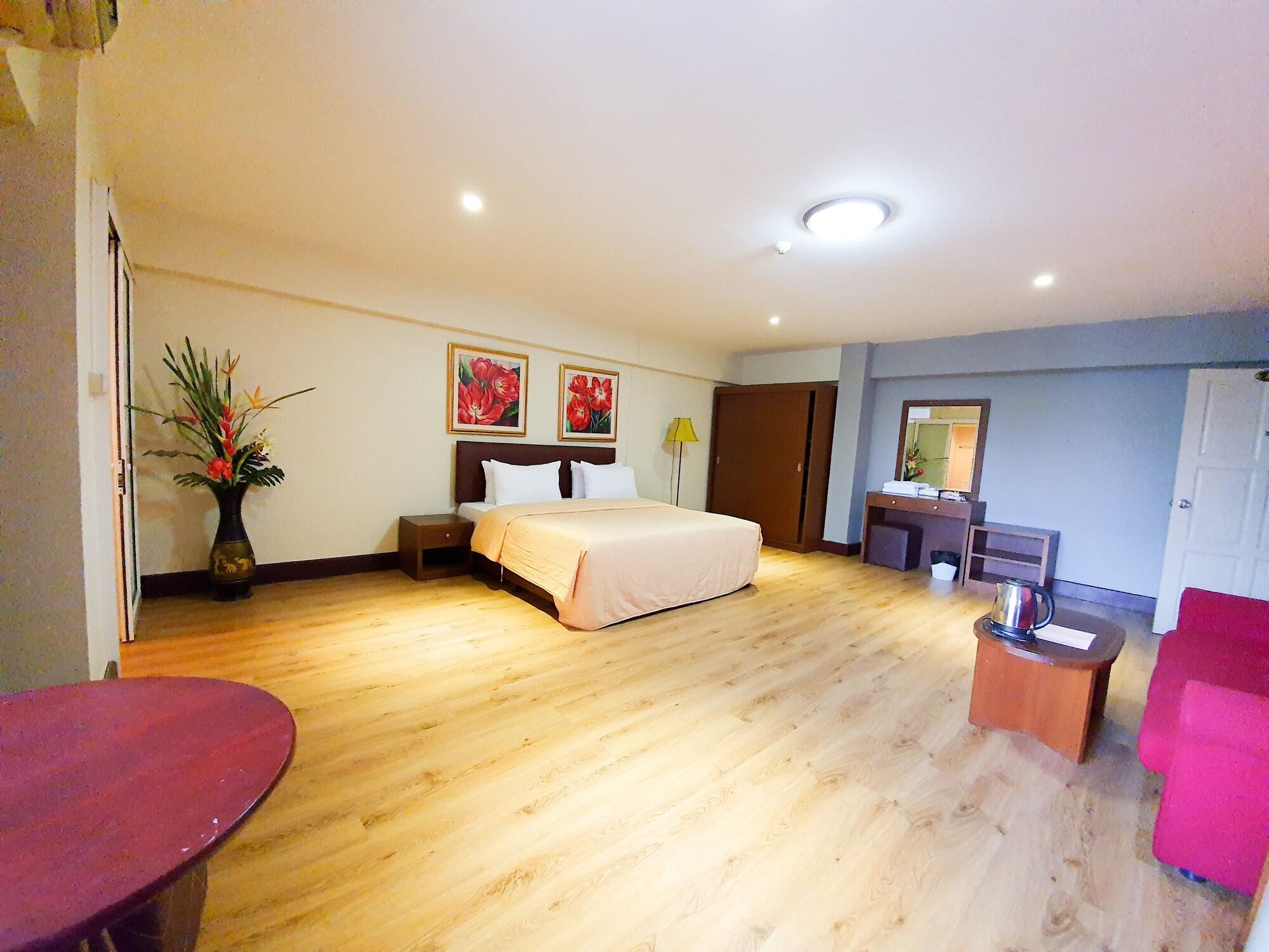 The Canal Hotel Bangkok Esterno foto