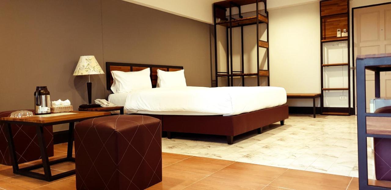The Canal Hotel Bangkok Esterno foto