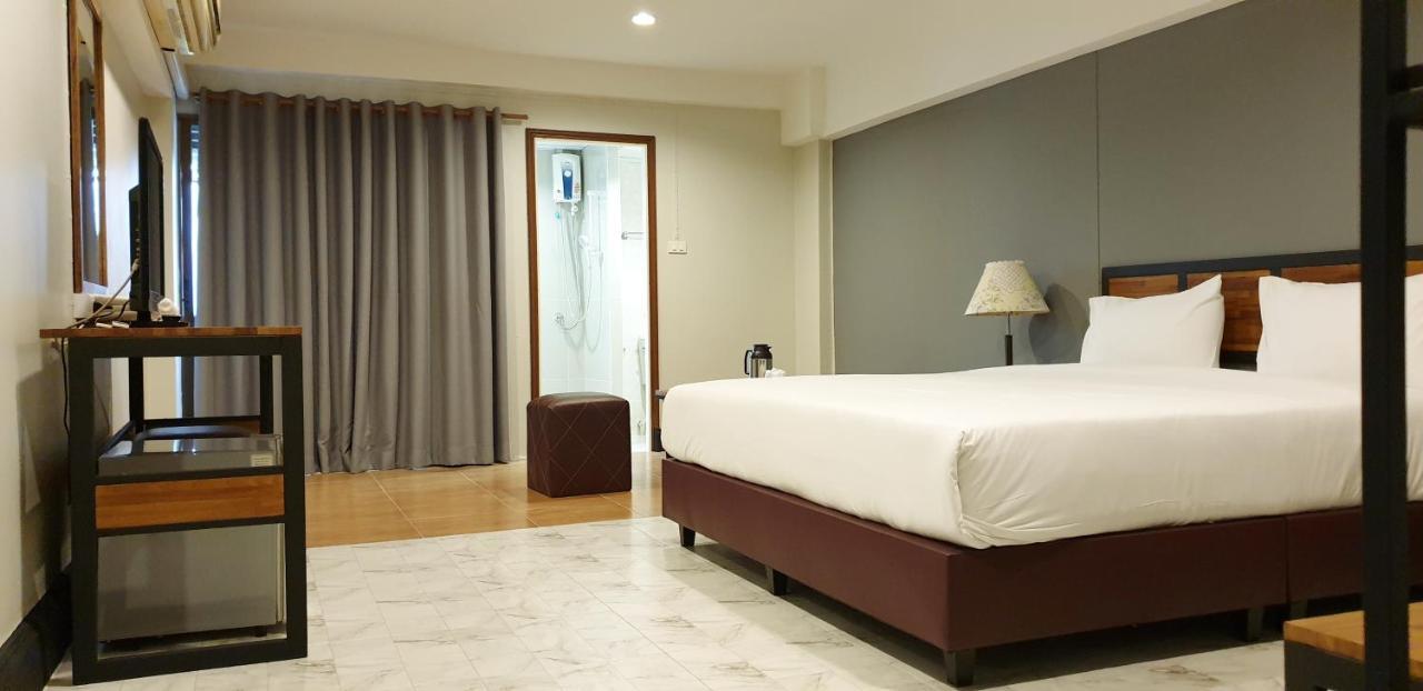 The Canal Hotel Bangkok Esterno foto