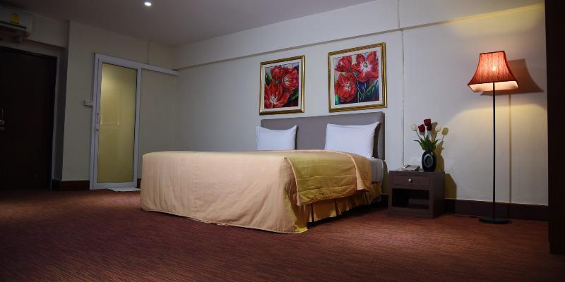 The Canal Hotel Bangkok Esterno foto