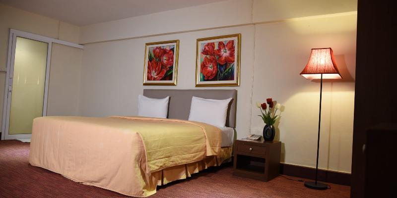 The Canal Hotel Bangkok Esterno foto