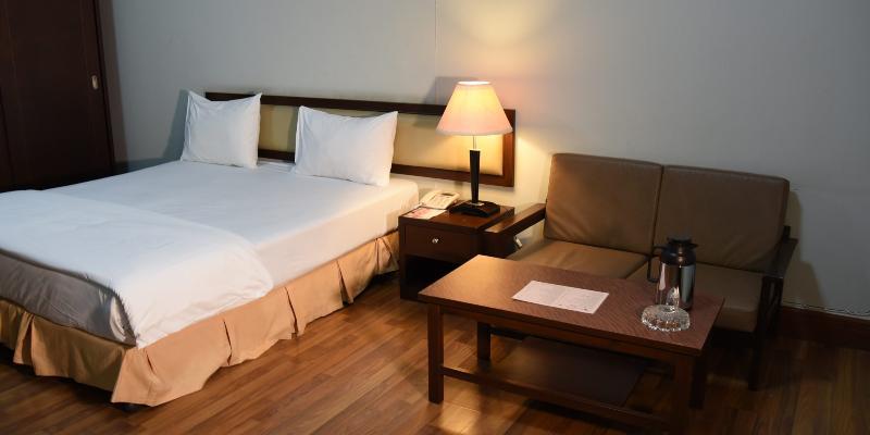 The Canal Hotel Bangkok Esterno foto