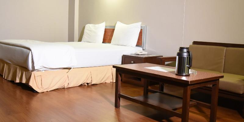 The Canal Hotel Bangkok Esterno foto